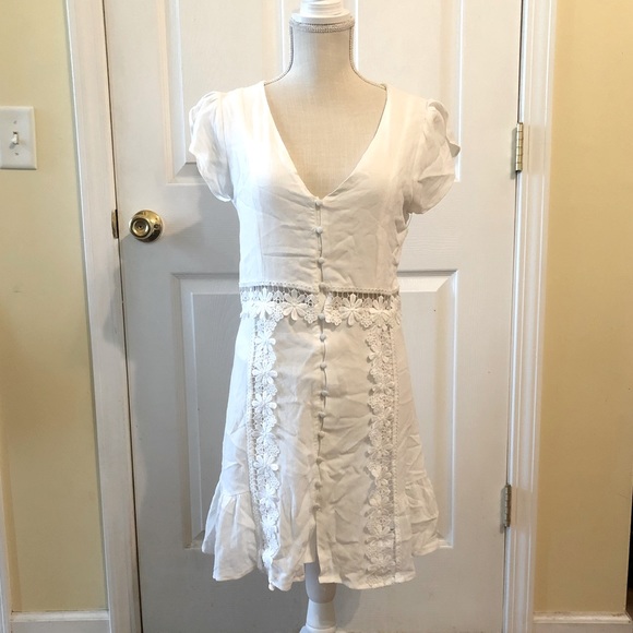 Lulu’s White Mini Dress Size Small NWT - Picture 1 of 9